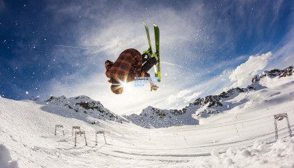 费尔明闪耀诺坎普创欧冠新史 青春风暴续写巴萨传奇