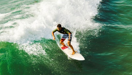 国羽再创辉煌！陈雨菲、石宇奇领衔中国羽毛球队包揽亚锦赛三金